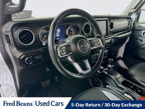 Used 2022 Jeep Wrangler Unlimited Sahara image 11