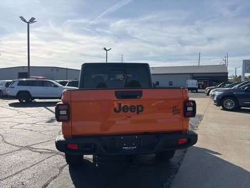 New 2025 Jeep Gladiator Sport AWD/4WD image 5