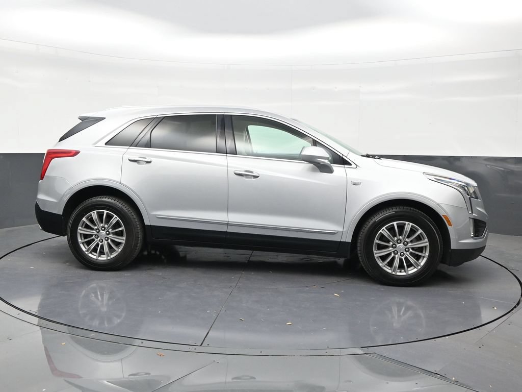 Used 2017 Cadillac XT5 Luxury w/ Driver Awareness Package FWD image 6