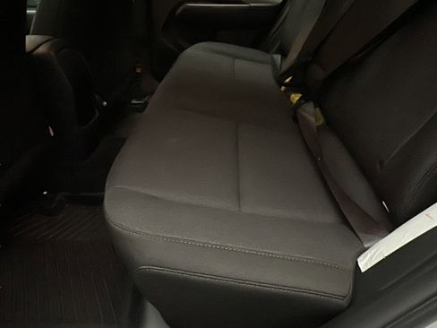 Certified 2025 Hyundai Kona SE image 12