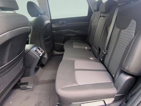 New 2026 Kia Sorento LX FWD image 8