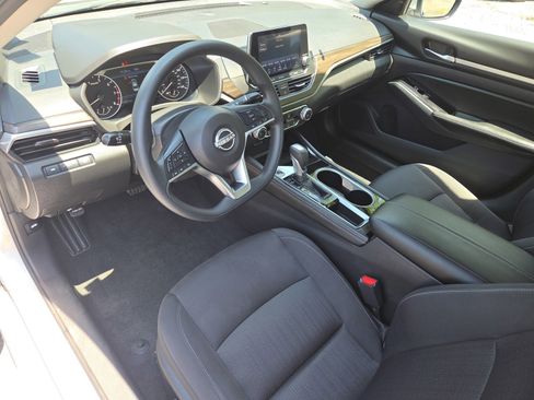 Used 2023 Nissan Altima 2.5 SV image 15
