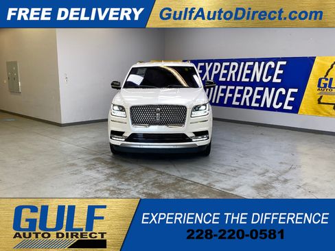 Used 2018 Lincoln Navigator Select w/ Technology Package RWD image 3