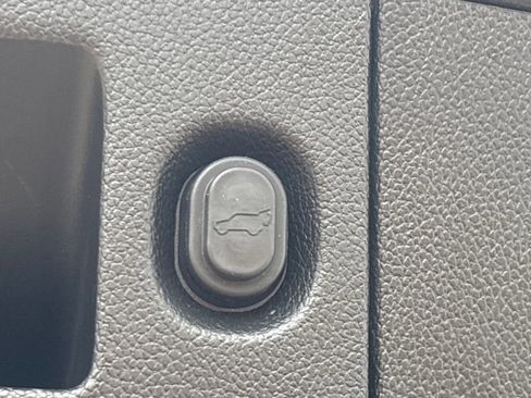 Used 2019 Chevrolet Tahoe LT image 32