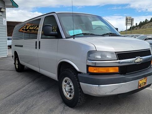 Used 2007 Chevrolet Express 3500 Extended Passenger w/ LT Preferred Equipment Group RWD image 3