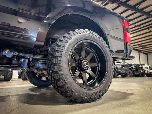 Used 2025 Ford F350 Platinum AWD/4WD image 9