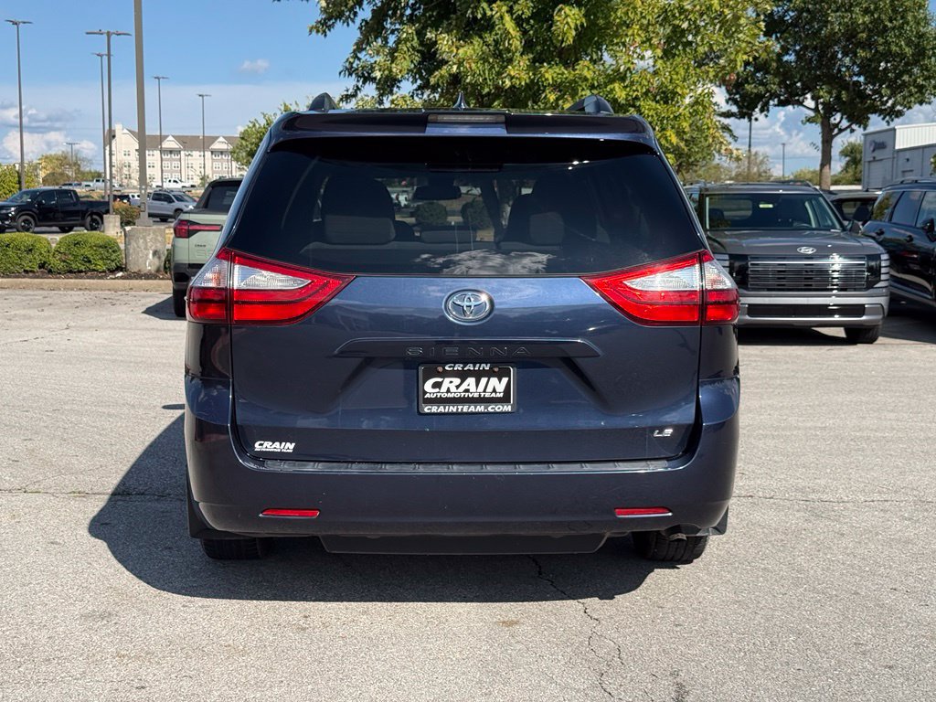 Used 2018 Toyota Sienna LE FWD image 6