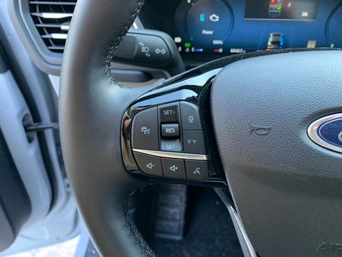 Used 2025 Ford Escape Platinum w/ Premium Technology Package image 24