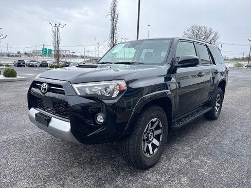 Used 2024 Toyota 4Runner TRD Off-Road image 16
