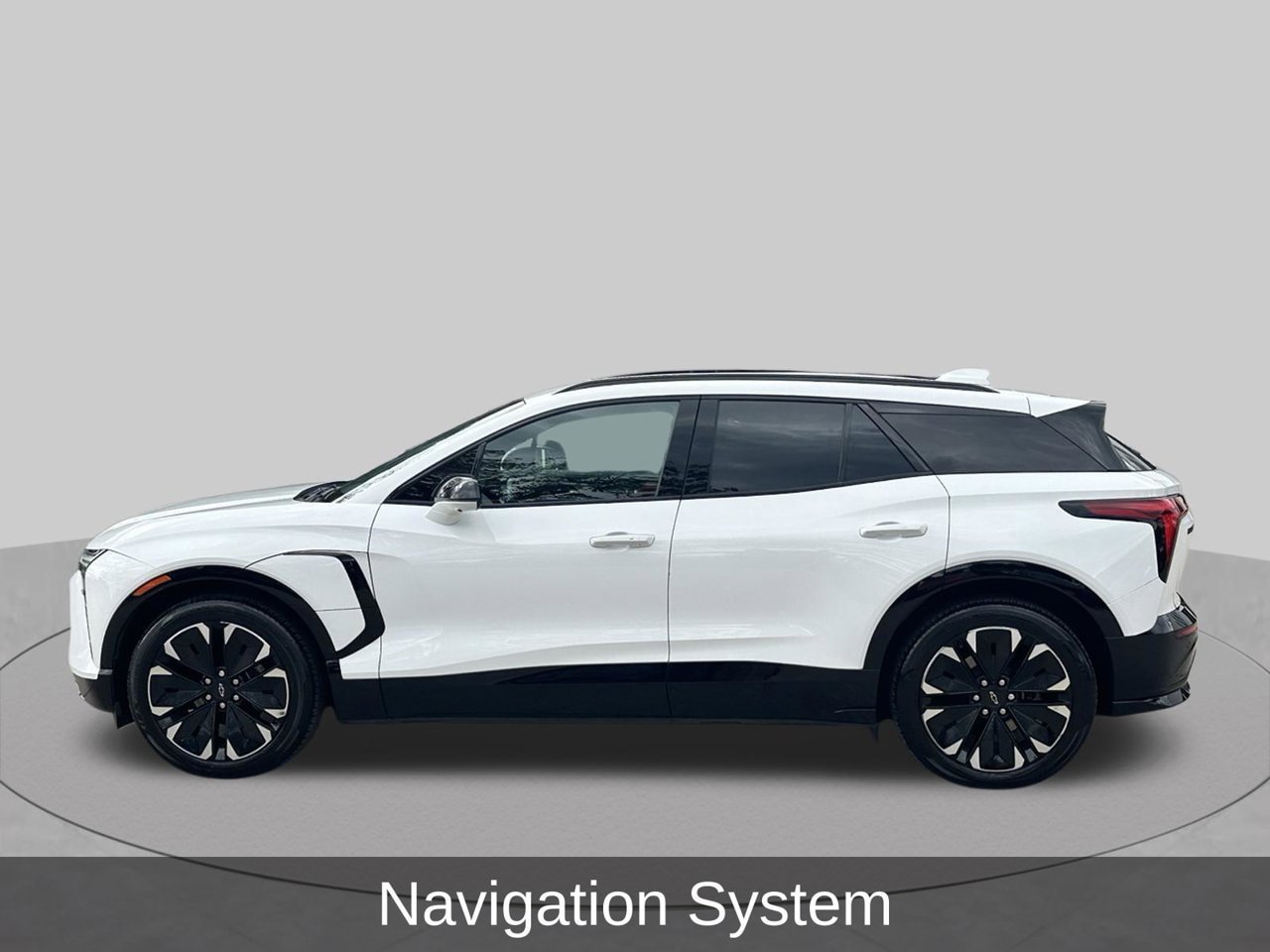 Used 2024 Chevrolet Blazer EV RS RWD image 2