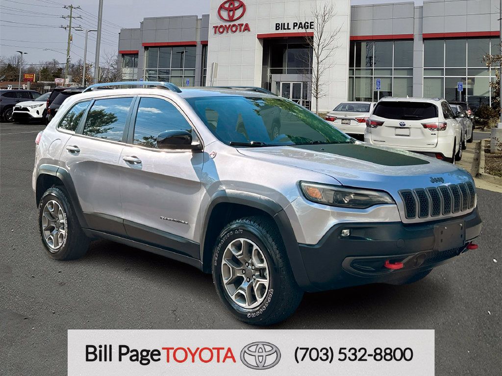Used 2022 Jeep Cherokee Trailhawk w/ Trailer Tow Group AWD/4WD image 1