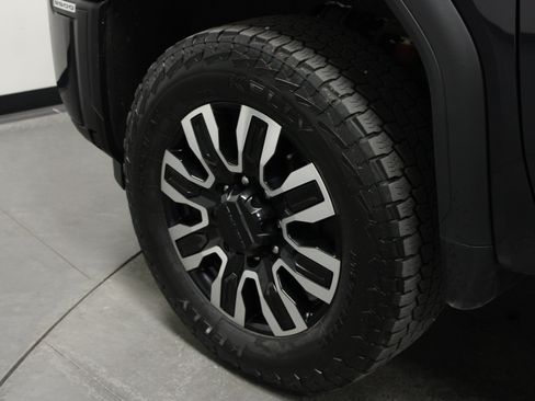 Used 2024 GMC Sierra 3500 Denali Ultimate AWD/4WD image 10