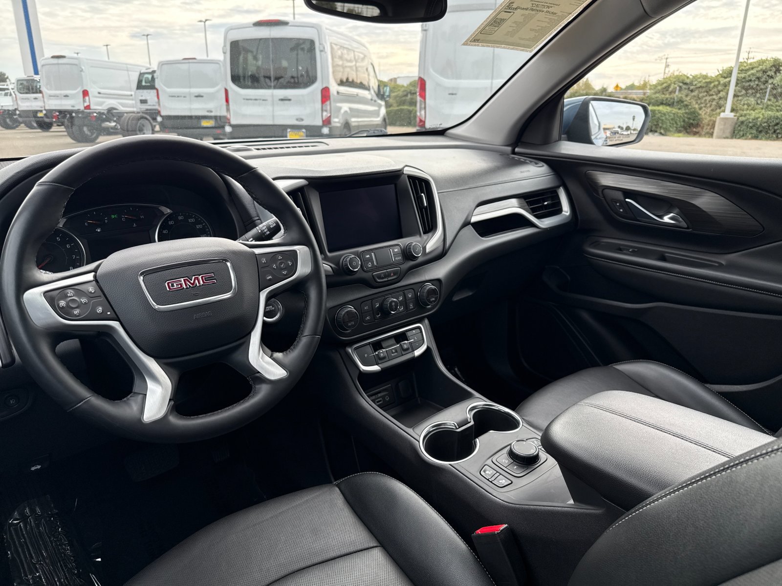 Used 2024 GMC Terrain SLT AWD/4WD image 9