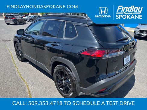 Used 2025 Toyota Corolla Cross AWD Hybrid w/ Moonroof Package image 6