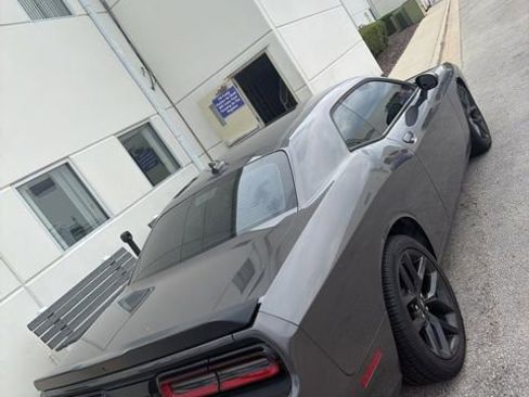 Used 2022 Dodge Challenger GT RWD image 3