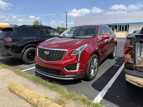 Used 2024 Cadillac XT5 Premium Luxury w/ Technology Package AWD/4WD image 1