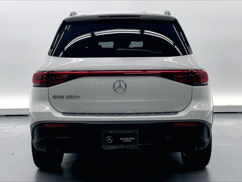 Used 2023 Mercedes-Benz EQB 250+ image 3