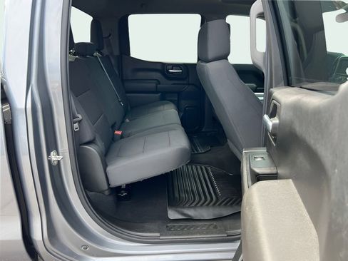 Used 2020 Chevrolet Silverado 1500 Custom w/ Custom Value Package image 16