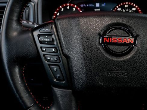 Used 2021 Nissan Titan PRO-4X w/ Pro-4x Convenience Package image 30
