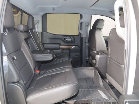 Used 2019 Chevrolet Silverado 1500 LT Trail Boss AWD/4WD image 12