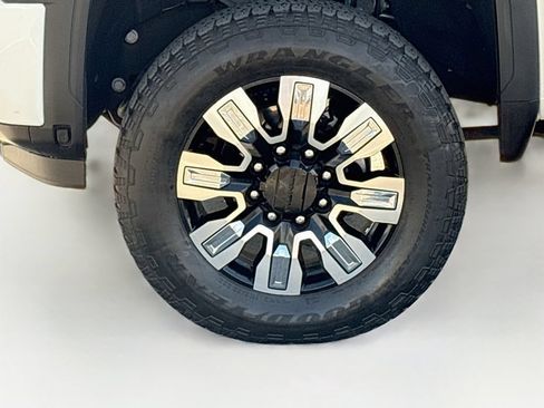 Used 2025 GMC Sierra 3500 Denali w/ Denali Reserve Package AWD/4WD image 30