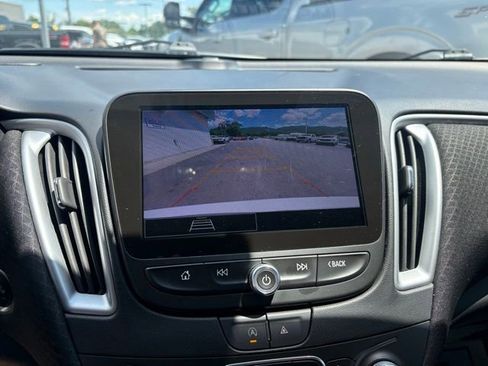 Used 2023 Chevrolet Malibu LT FWD image 5
