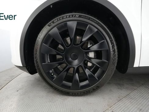 Used 2023 Tesla Model Y Long Range AWD/4WD image 19