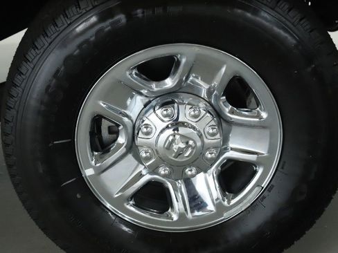 Used 2024 RAM 2500 Tradesman w/ Chrome Appearance Group AWD/4WD image 10