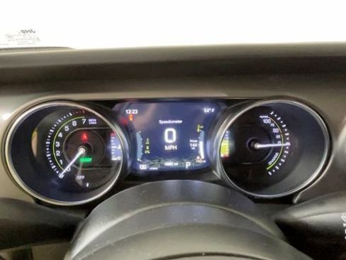 Used 2023 Jeep Wrangler Unlimited AWD/4WD image 23