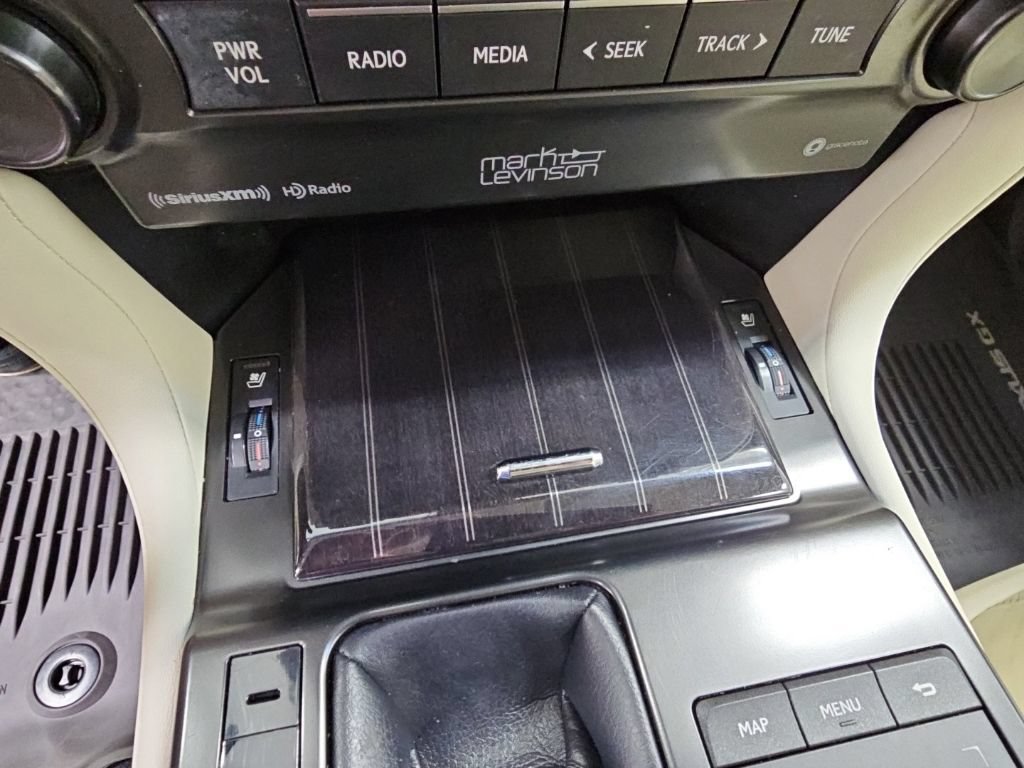 Used 2023 Lexus GX 460 Premium w/ Accessory Package AWD/4WD image 19