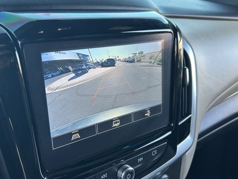 Used 2023 Chevrolet Traverse LT AWD/4WD image 19