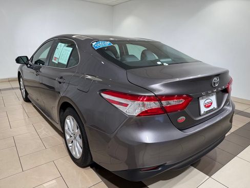 Used 2018 Toyota Camry LE w/ Convenience Package FWD image 3