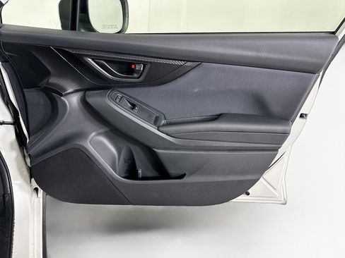 Used 2023 Subaru Crosstrek 2.0i Premium image 32