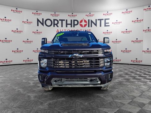 Used 2024 Chevrolet Silverado 2500 Custom w/ Custom Value Package image 9