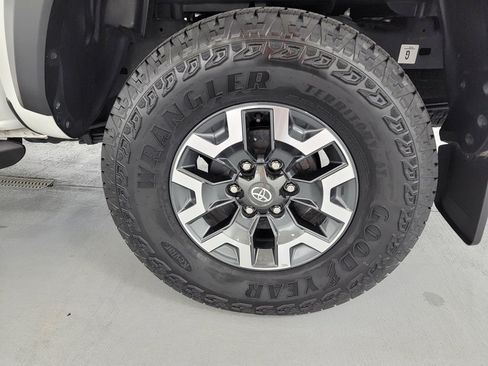 Certified 2023 Toyota Tacoma TRD Off-Road AWD/4WD image 11
