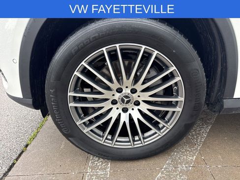 Used 2025 Mercedes-Benz GLC 300 4MATIC image 38