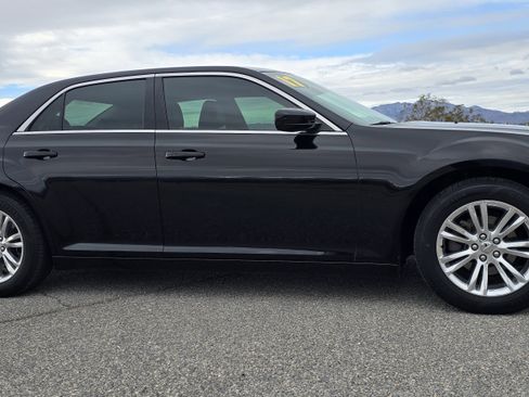 Used 2017 Chrysler 300 Limited w/ Driver Convenience Group image 3