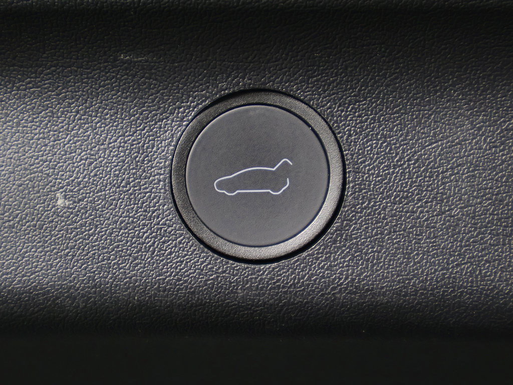 Used 2023 Tesla Model Y Long Range AWD/4WD image 51