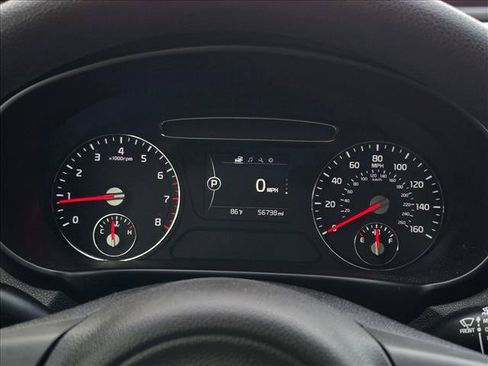 Used 2018 Kia Sorento FWD image 11