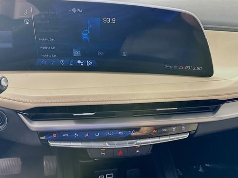 Used 2024 Cadillac XT4 Luxury FWD image 18