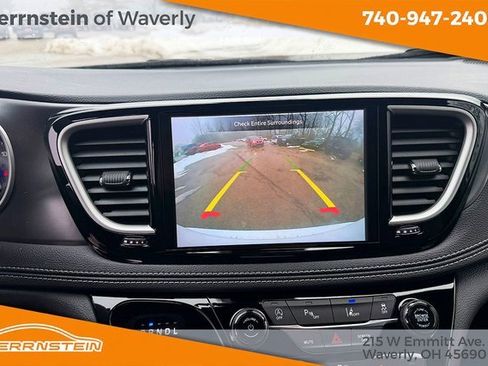 New 2026 Chrysler Pacifica Select image 19