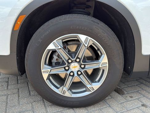 Used 2024 Chevrolet Blazer LT w/ Convenience Package FWD image 9