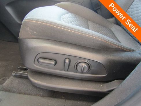 Used 2021 Chevrolet Equinox LT w/ LPO, Cargo Package AWD/4WD image 6