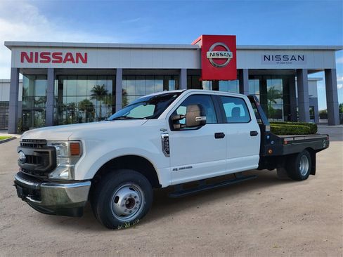 Used 2022 Ford F350 XL w/ Power Equipment Group image 2