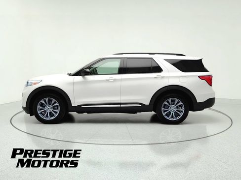Used 2022 Ford Explorer XLT w/ Equipment Group 202A AWD/4WD image 5