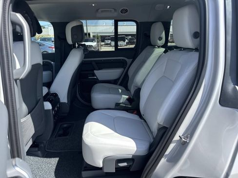 New 2026 Land Rover Defender 130 X-Dynamic SE AWD/4WD image 8