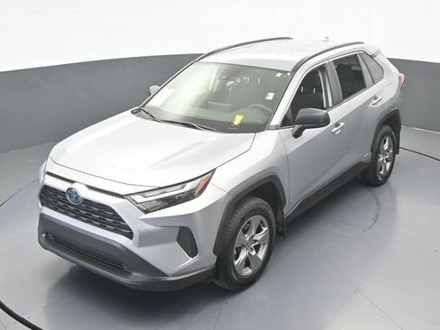 Used 2024 Toyota RAV4 LE AWD/4WD image 35