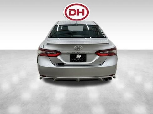 Used 2023 Toyota Camry SE image 12