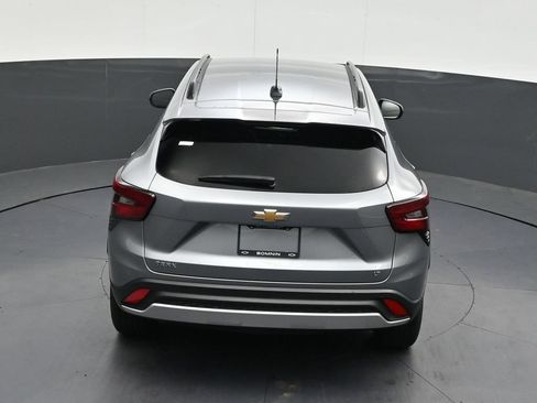 Used 2025 Chevrolet Trax LT w/ Driver Confidence Package FWD image 18