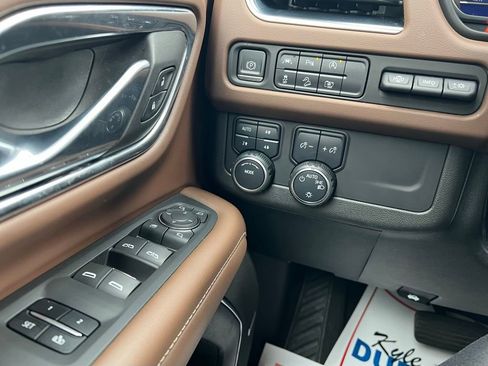 Used 2023 Chevrolet Suburban High Country w/ Premium Package 2 AWD/4WD image 18